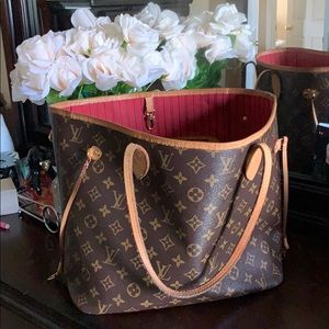 Posh Authenticated LV Neverfull MM